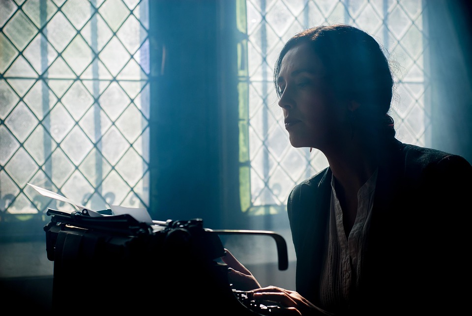 Unlocking the Power of AI Writing Assistants: Tips and Tricks for Success