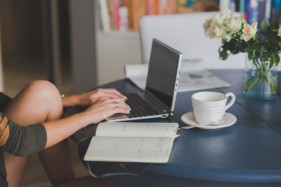 The Rise of Automated Content: Exploring the Impact of AI Blog Generators